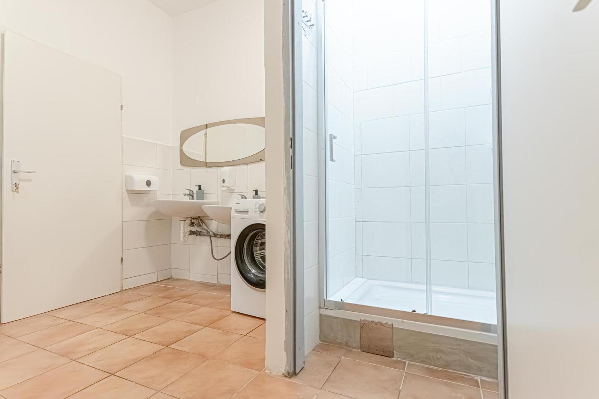 Loevly Shared 6Br With Garden Near Danube & Millenium City Viena Exterior foto