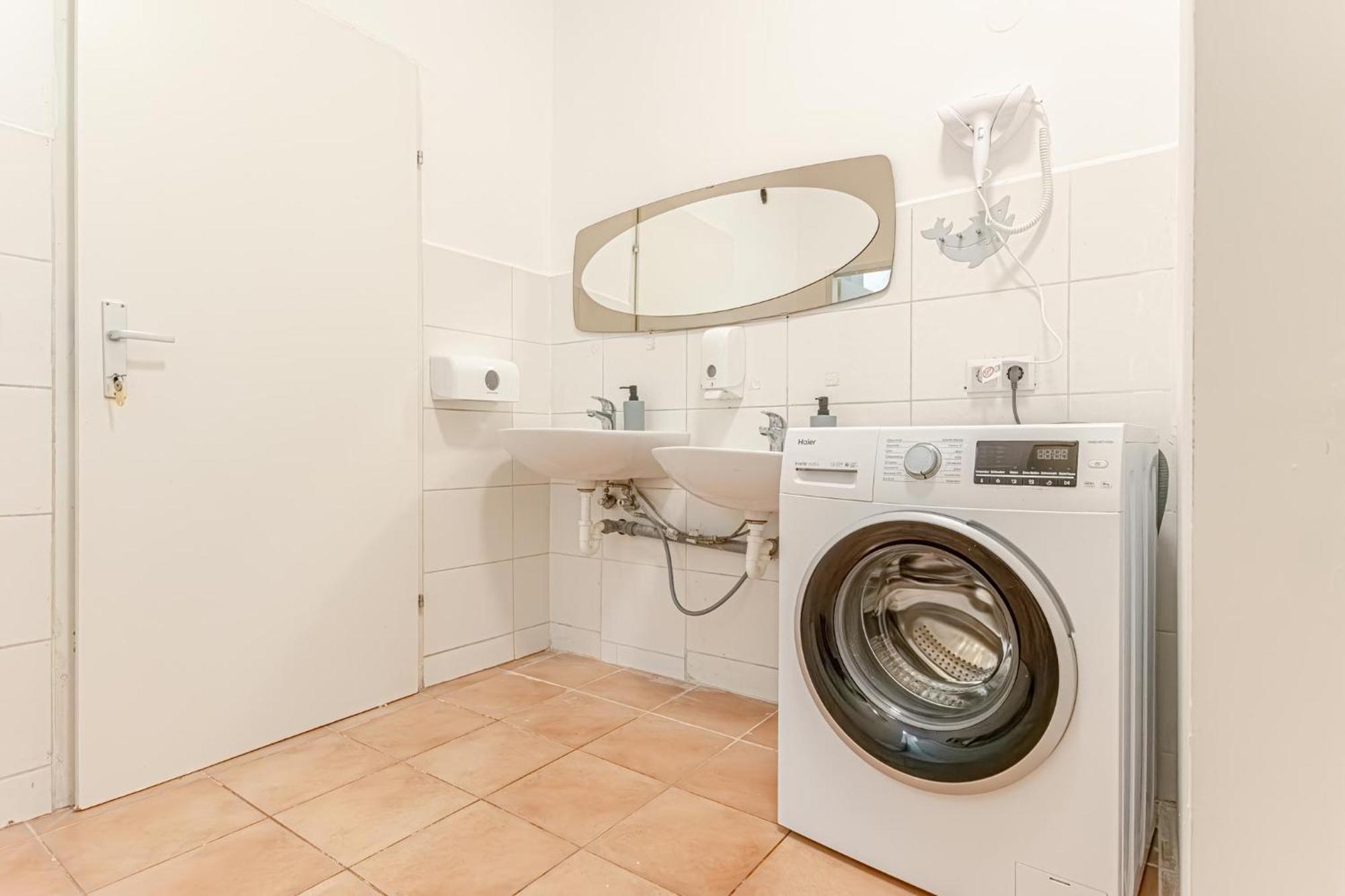 Loevly Shared 6Br With Garden Near Danube & Millenium City Viena Exterior foto